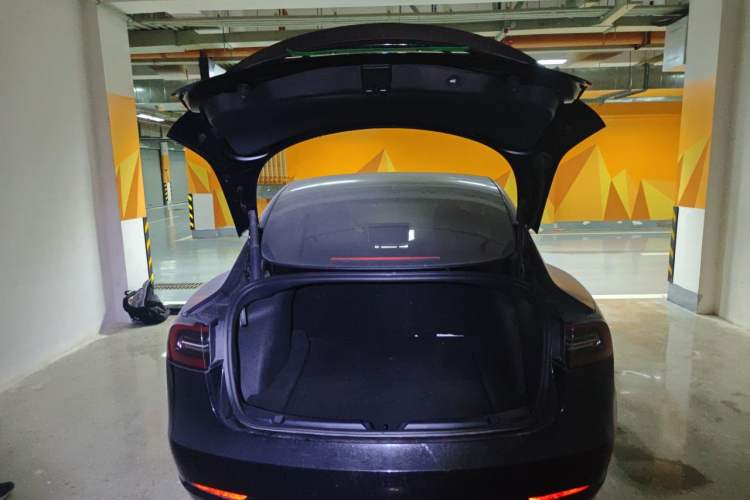 Used Tesla Model 3 2021 Revised Version II – Performance High-Performance All-Wheel-Drive Edition Trunk