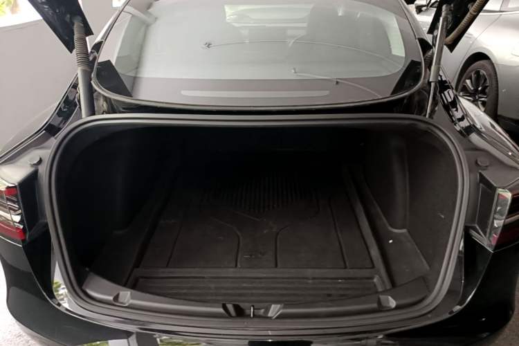 Used Tesla Model 3 2021 Performance High-Performance All-Wheel-Drive Version Trunk