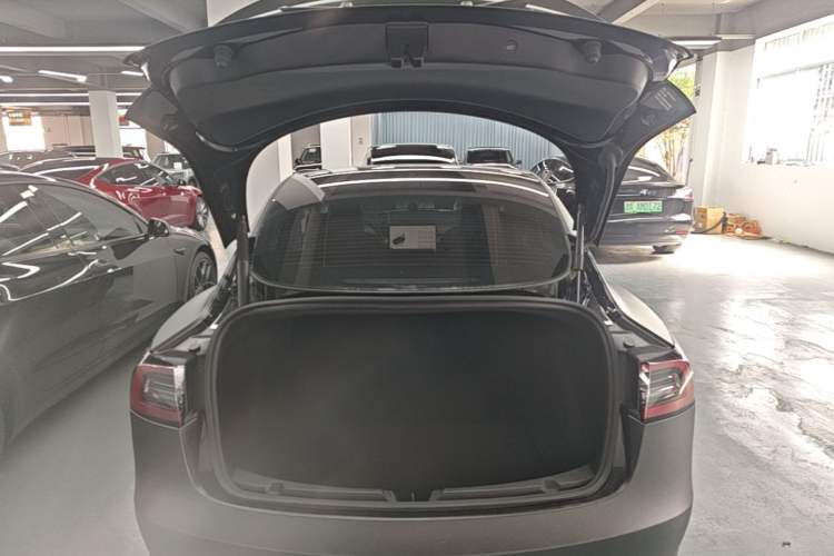 Used Tesla Model 3 2021 Revised Version II – Performance High-Performance All-Wheel-Drive Edition Trunk