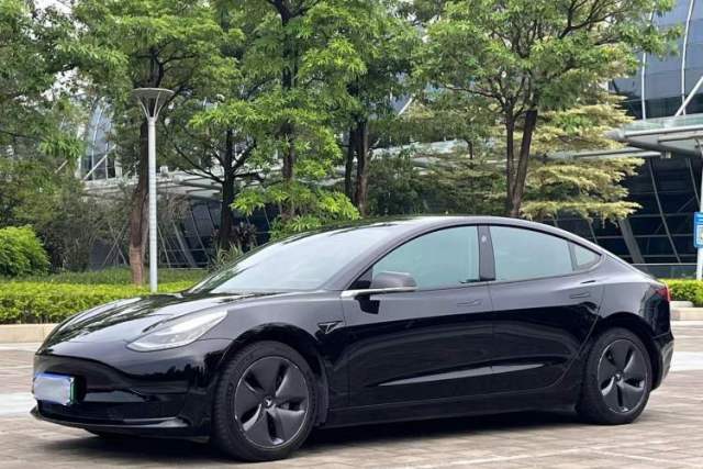Ojetý Tesla Model 3 2021 Standard Range Rear-Drive Upgraded Version