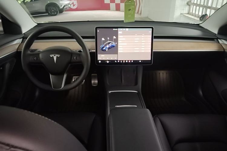 Used Tesla Model 3 2021 Performance High-Performance All-Wheel-Drive Version Center Console