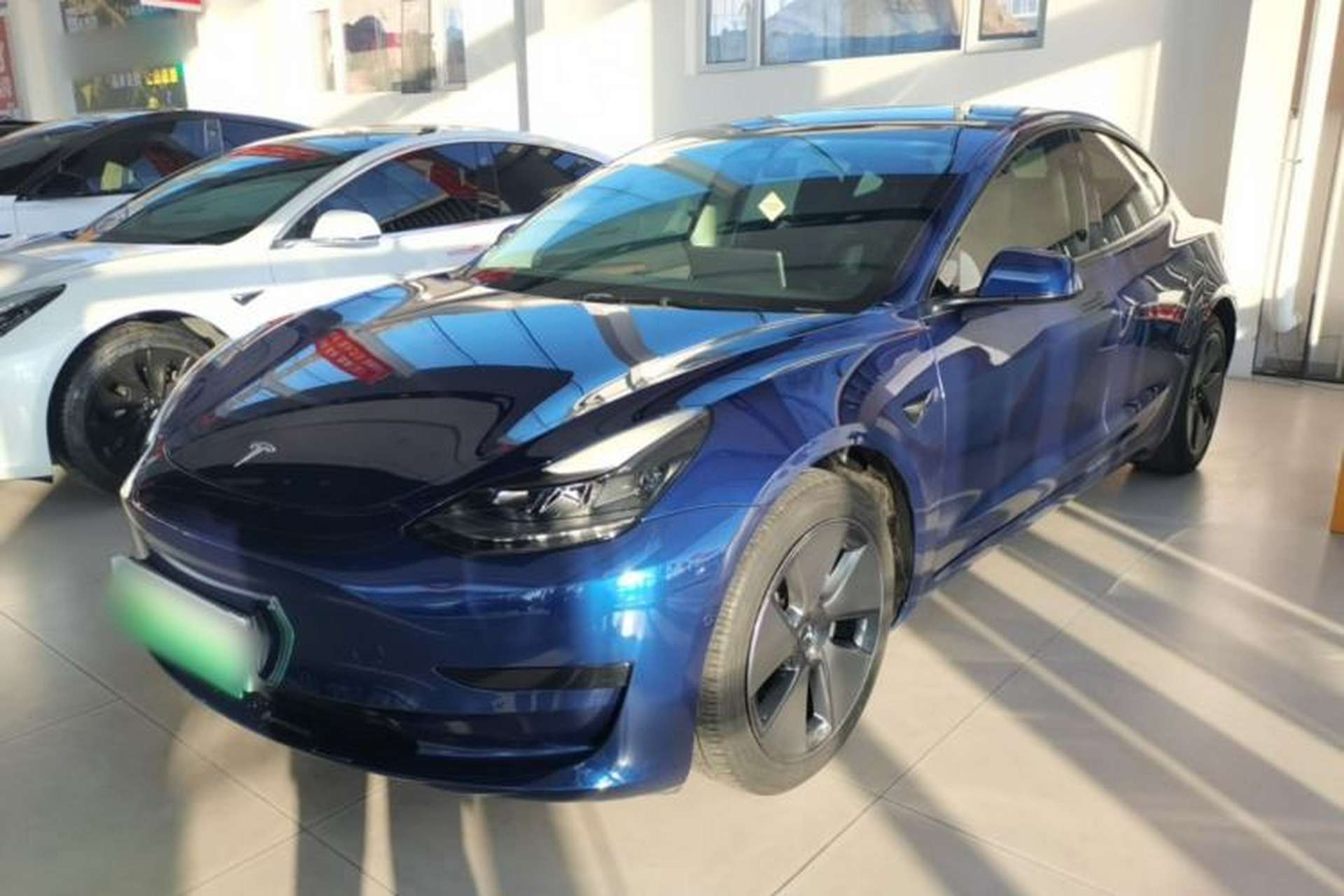 Used Tesla Model 3 2021 Standard Range Rear-Drive Upgraded Version Front Left 45 Deg