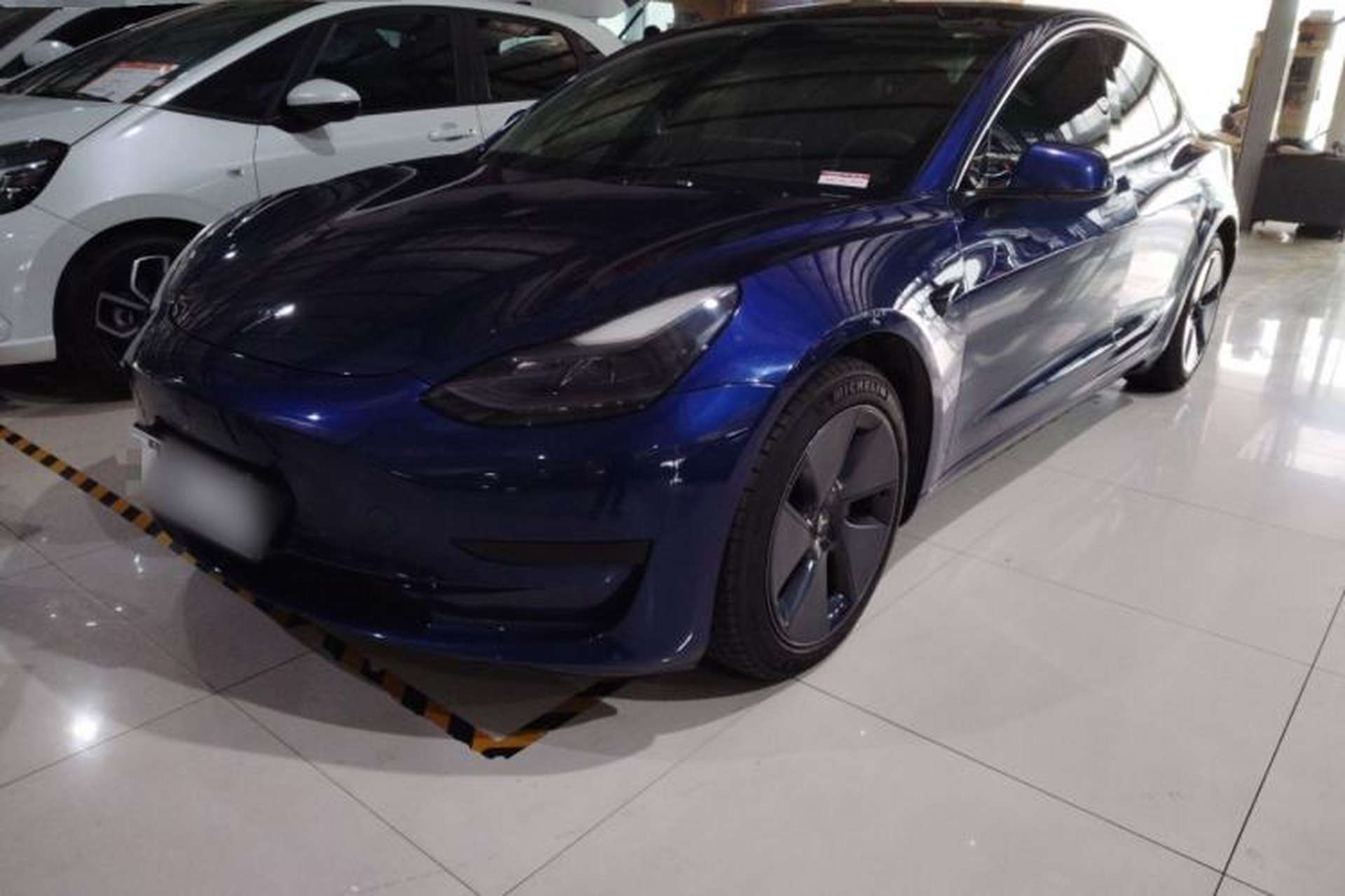 Used Tesla Model 3 2021 Standard Range Rear-Drive Upgraded Version Front Left 45 Deg