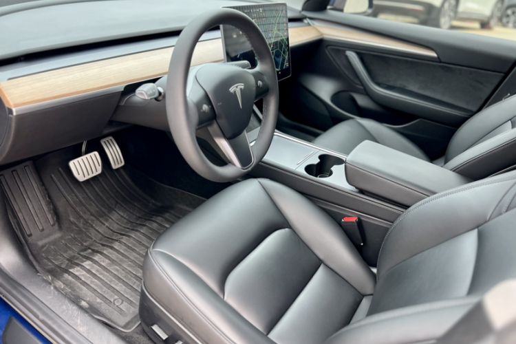 Used Tesla Model 3 2021 Performance High-Performance All-Wheel-Drive Version Interior 2