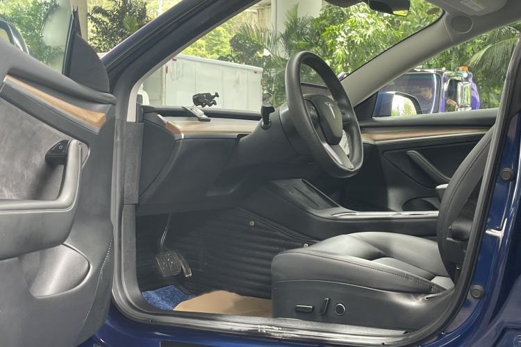 Used Tesla Model 3 2021 Standard Range Rear-Drive Upgraded Version Interior 3
