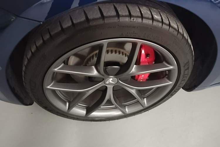 Used Tesla Model 3 2021 Performance High-Performance All-Wheel-Drive Version Left Front Wheel Hub