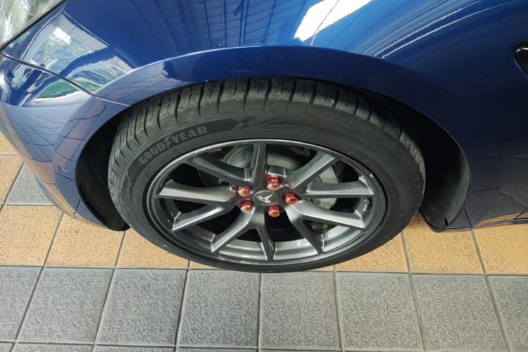 Used Tesla Model 3 2021 Standard Range Rear-Wheel Drive Upgraded Version 3D6 Left Front Wheel Hub