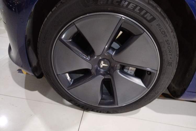 Used Tesla Model 3 2021 Standard Range Rear-Drive Upgraded Version Left Front Wheel Hub