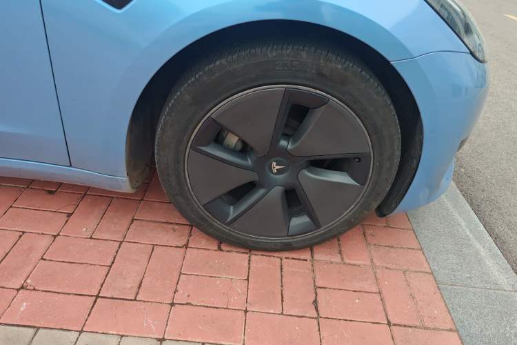 Used Tesla Model 3 2021 Standard Range Rear-Drive Upgraded Version Right Front Wheel Hub