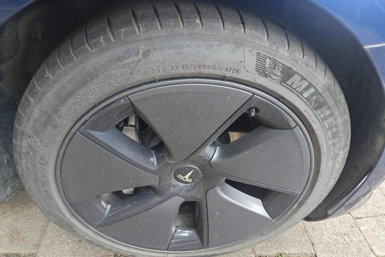 Used Tesla Model 3 2021 Standard Range Rear-Drive Upgraded Version Right Front Wheel Hub