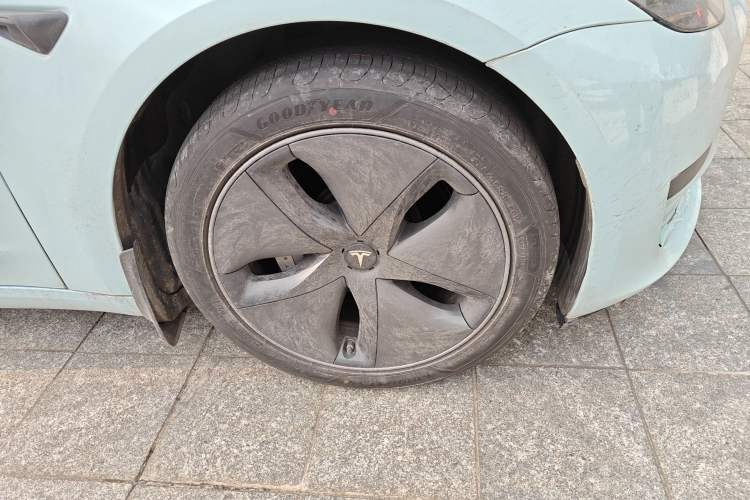Used Tesla Model 3 2021 Standard Range Rear-Drive Upgraded Version Right Front Wheel Hub