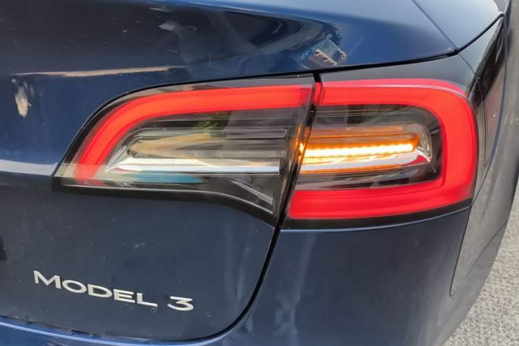 Used Tesla Model 3 2021 Standard Range Rear-Drive Upgraded Version Right Rear Taillight