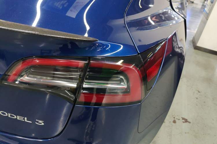 Used Tesla Model 3 2021 Standard Range Rear-Wheel Drive Upgraded Version 3D6 Right Rear Taillight