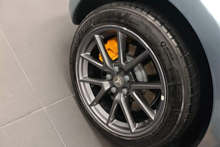 Used Tesla Model 3 2021 Standard Range Rear-Drive Upgraded Version Right Rear Wheel Hub
