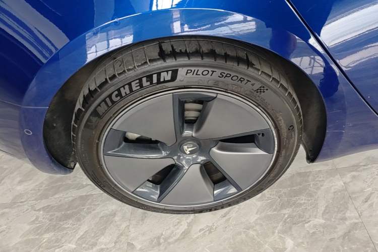 Used Tesla Model 3 2021 Standard Range Rear-Drive Upgraded Version Right Rear Wheel Hub
