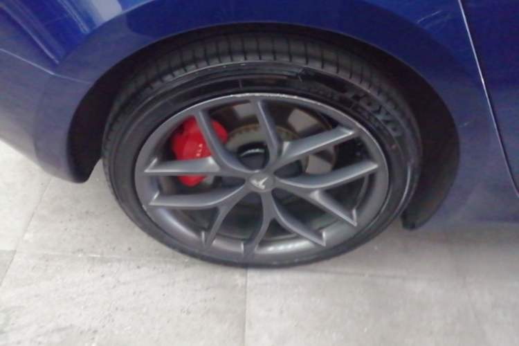 Used Tesla Model 3 2021 Performance High-Performance All-Wheel-Drive Version Right Rear Wheel Hub
