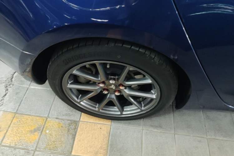Used Tesla Model 3 2021 Standard Range Rear-Wheel Drive Upgraded Version 3D6 Right Rear Wheel Hub