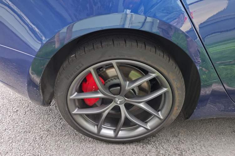 Used Tesla Model 3 2021 Revised Version II – Performance High-Performance All-Wheel-Drive Edition Right Rear Wheel Hub