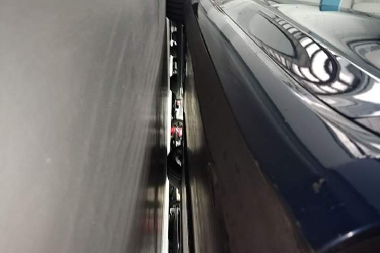 Used Tesla Model 3 2021 Performance High-Performance All-Wheel-Drive Version Right Side Sill
