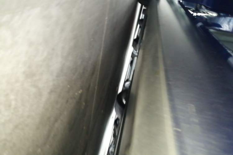Used Tesla Model 3 2021 Performance High-Performance All-Wheel-Drive Version Right Side Sill