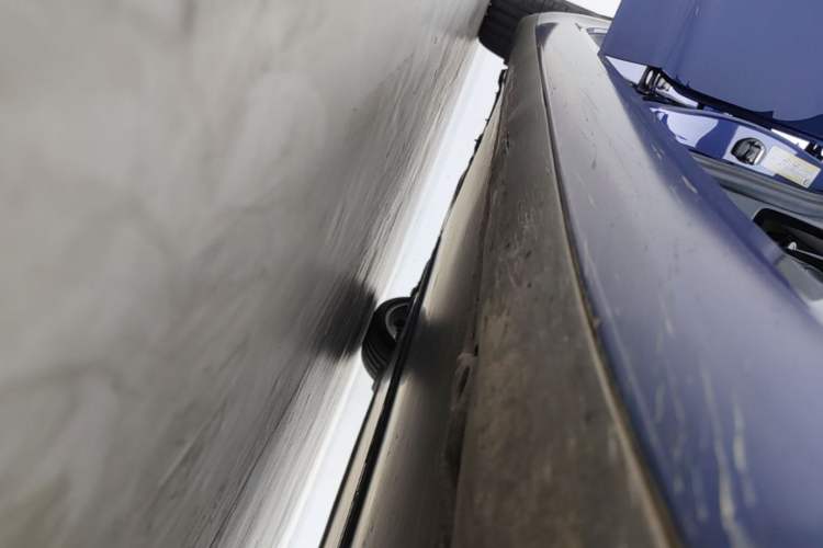 Used Tesla Model 3 2021 Performance High-Performance All-Wheel-Drive Version Right Side Sill