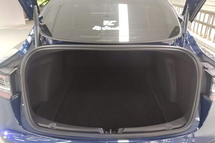 Used Tesla Model 3 2021 Performance High-Performance All-Wheel-Drive Version Trunk