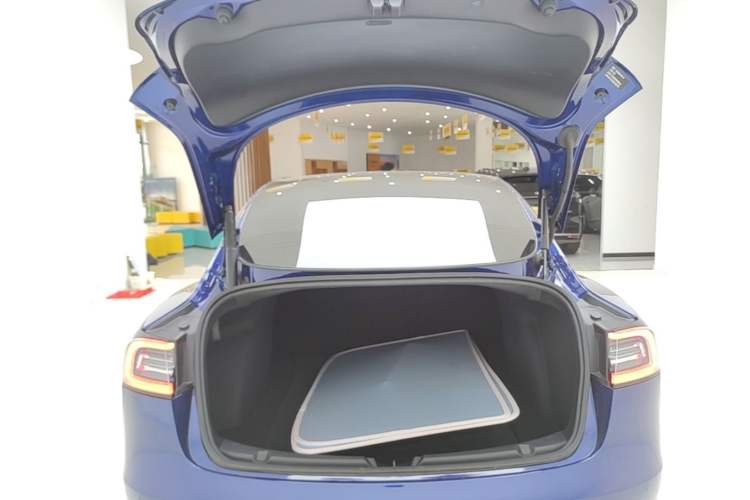 Used Tesla Model 3 2021 Performance High-Performance All-Wheel-Drive Version Trunk
