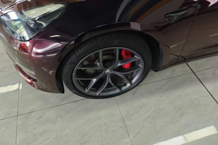Used Tesla Model 3 2021 Performance High-Performance All-Wheel-Drive Version Left Front Wheel Hub