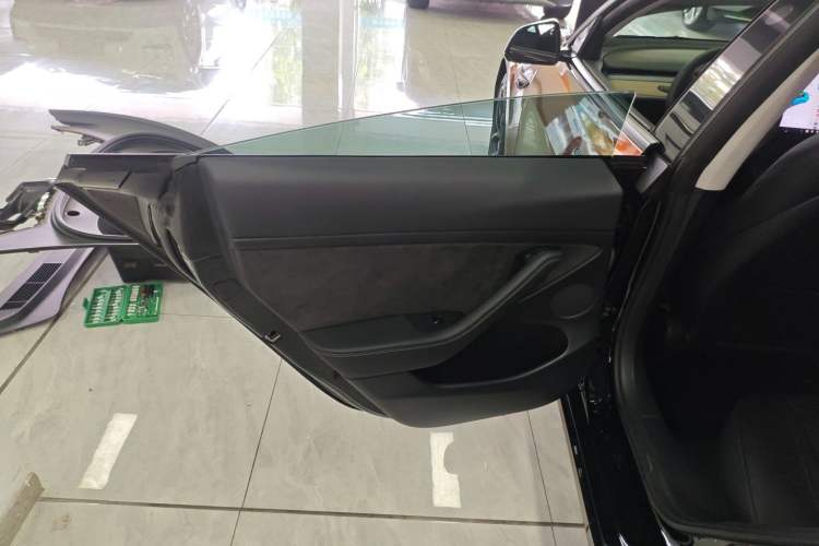 Used Tesla Model 3 2021 Performance High-Performance All-Wheel-Drive Version Left Rear Door Interior