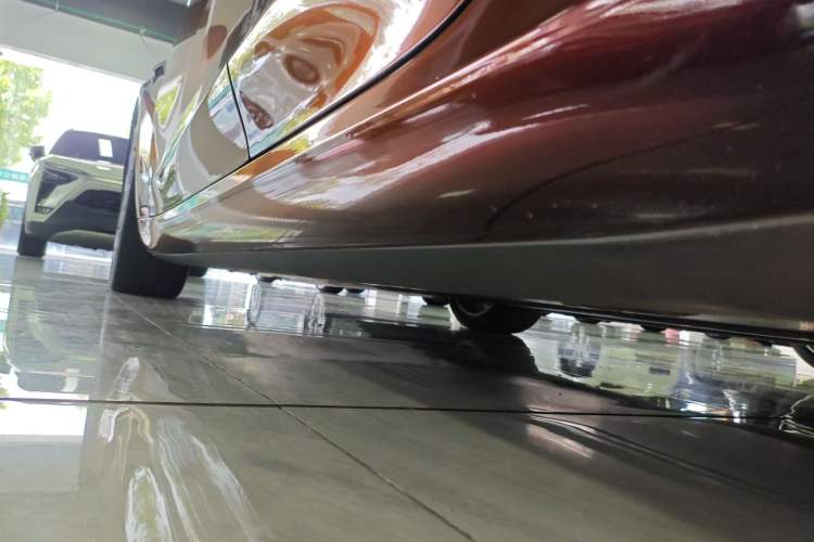 Used Tesla Model 3 2021 Performance High-Performance All-Wheel-Drive Version Left Side Sill