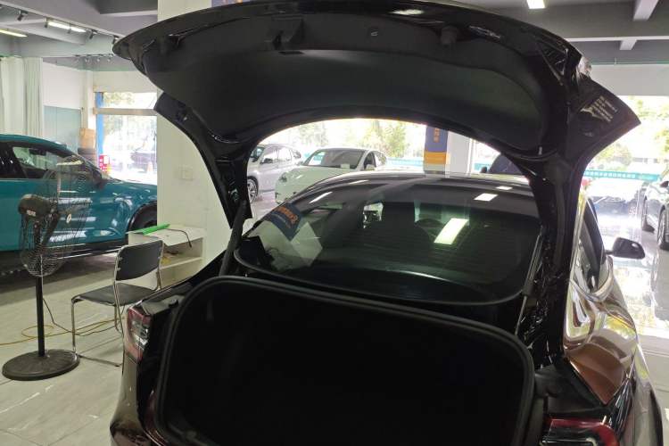 Used Tesla Model 3 2021 Performance High-Performance All-Wheel-Drive Version Trunk