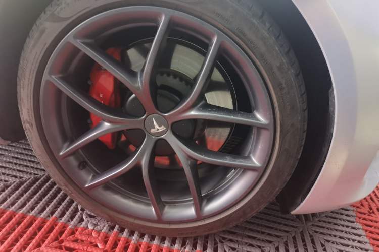 Used Tesla Model 3 2021 Performance High-Performance All-Wheel-Drive Version Right Front Wheel Hub