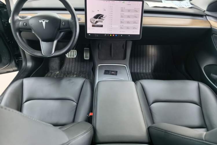 Used Tesla Model 3 2021 Performance High-Performance All-Wheel-Drive Version Center Console