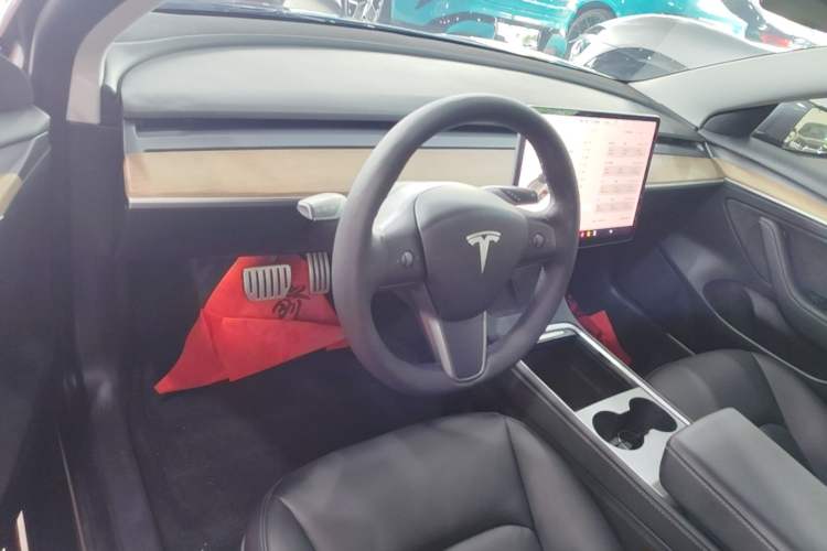 Used Tesla Model 3 2021 Performance High-Performance All-Wheel-Drive Version Center Console