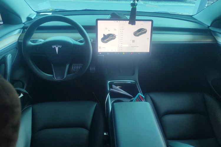 Used Tesla Model 3 2021 Performance High-Performance All-Wheel-Drive Version 3D6 Center Console