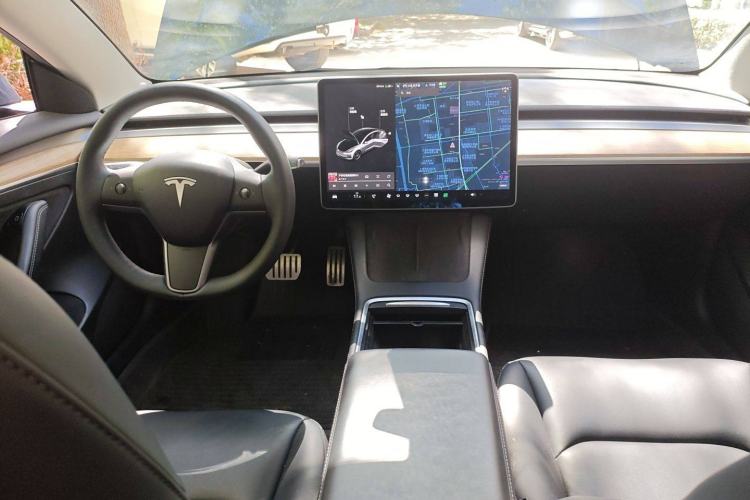 Used Tesla Model 3 2021 Revised Performance Version with All-Wheel Drive 3D1 Center Console