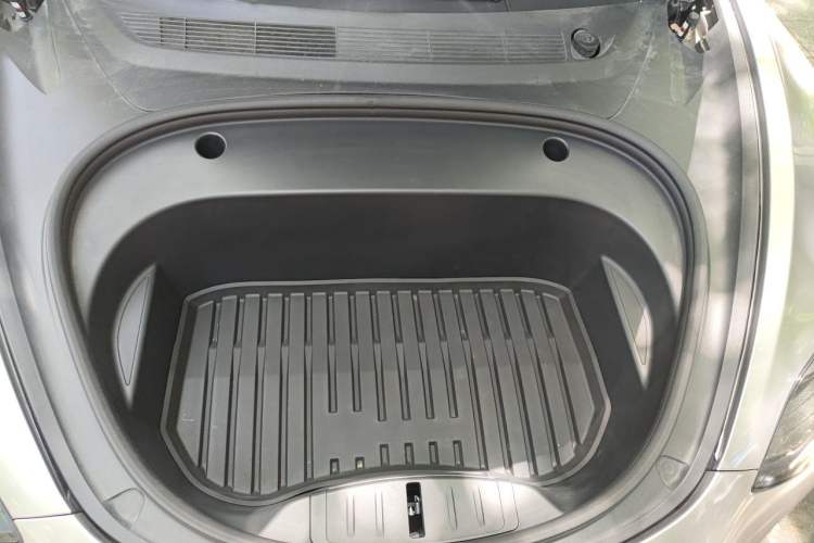Used Tesla Model 3 2021 Revised Version II – Performance High-Performance All-Wheel-Drive Edition Engine Bay