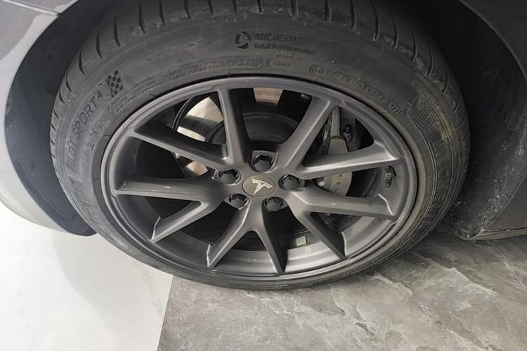 Used Tesla Model 3 2021 Standard Range Rear-Wheel Drive Upgraded Version 3D6 Exterior 4