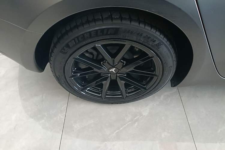 Used Tesla Model 3 2021 Standard Range Rear-Wheel Drive Upgraded Version 3D6 Exterior 5