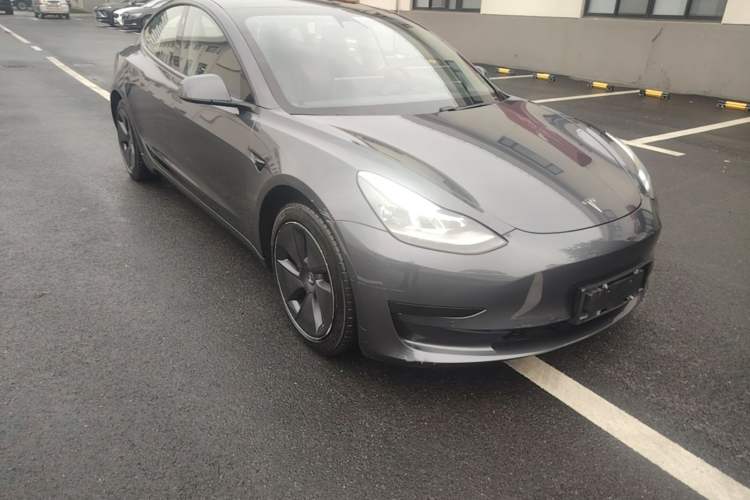 Used Tesla Model 3 2021 Standard Range Rear-Drive Upgraded Version Front Right 45 Deg