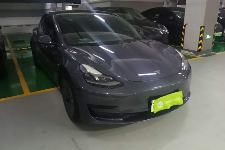 Used Tesla Model 3 2021 Standard Range Rear-Drive Upgraded Version Front Right 45 Deg