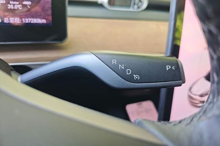 Used Tesla Model 3 2021 Performance High-Performance All-Wheel-Drive Version Gear Lever