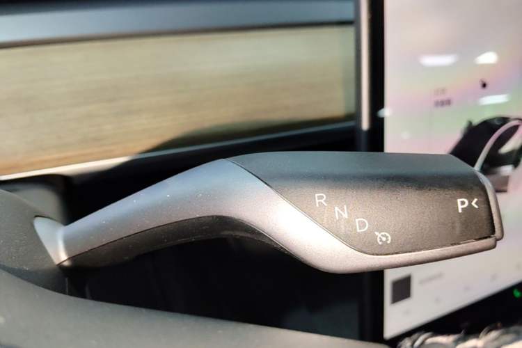 Used Tesla Model 3 2021 Revised Version II – Performance High-Performance All-Wheel-Drive Edition Gear Lever
