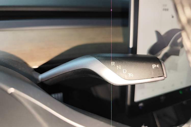 Used Tesla Model 3 2021 Revised Version II – Performance High-Performance All-Wheel-Drive Edition Gear Lever