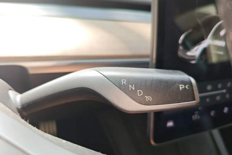 Used Tesla Model 3 2021 Revised Performance Version with All-Wheel Drive 3D1 Gear Lever