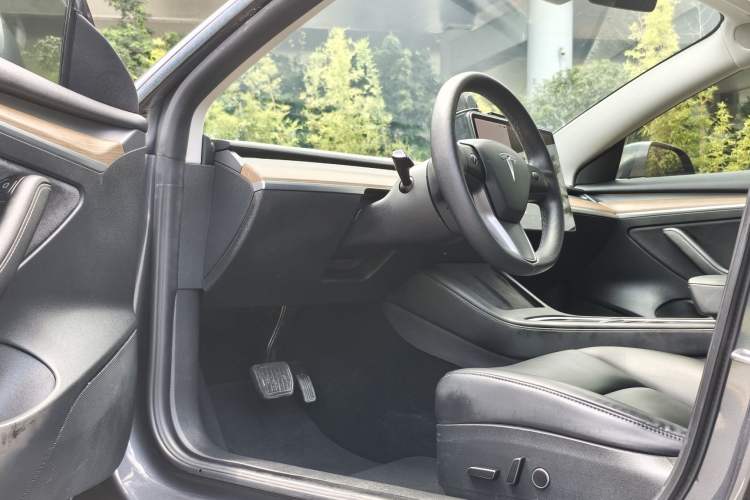Used Tesla Model 3 2021 Standard Range Rear-Wheel Drive Upgraded Version 3D6 Interior 1