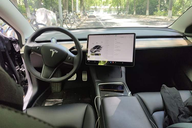 Used Tesla Model 3 2021 Revised Version II – Performance High-Performance All-Wheel-Drive Edition Interior 2