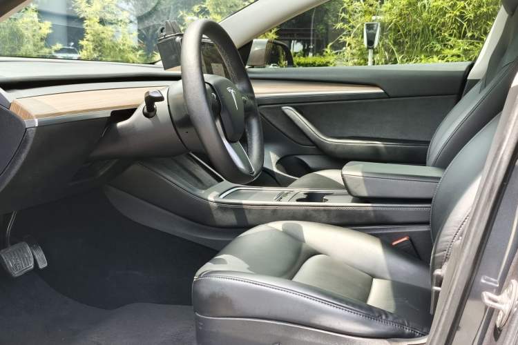 Used Tesla Model 3 2021 Standard Range Rear-Wheel Drive Upgraded Version 3D6 Interior 2