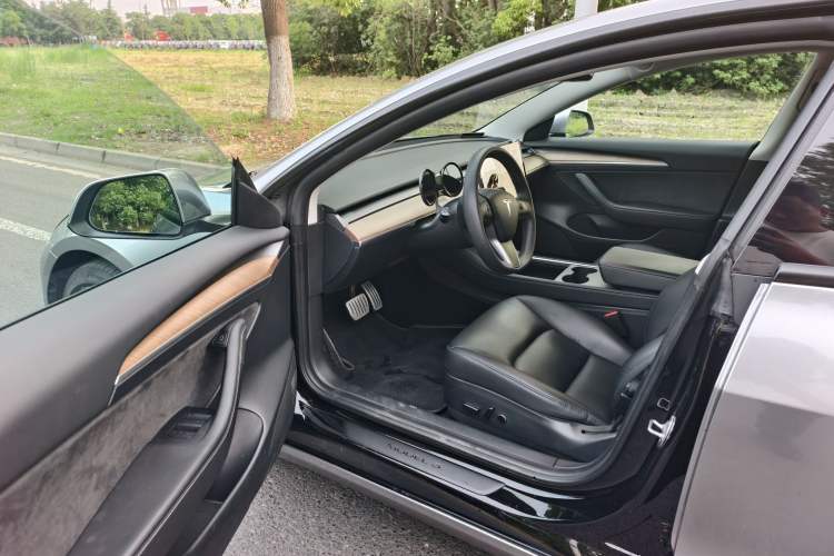 Used Tesla Model 3 2021 Performance High-Performance All-Wheel-Drive Version Interior 2