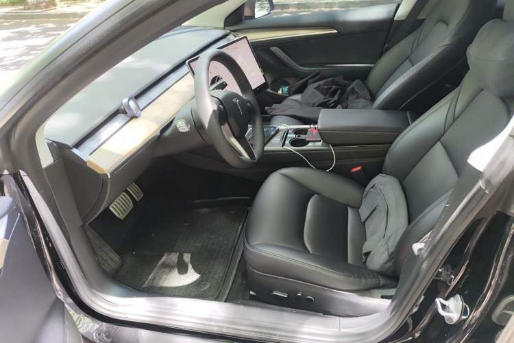 Used Tesla Model 3 2021 Revised Version II – Performance High-Performance All-Wheel-Drive Edition Interior 3
